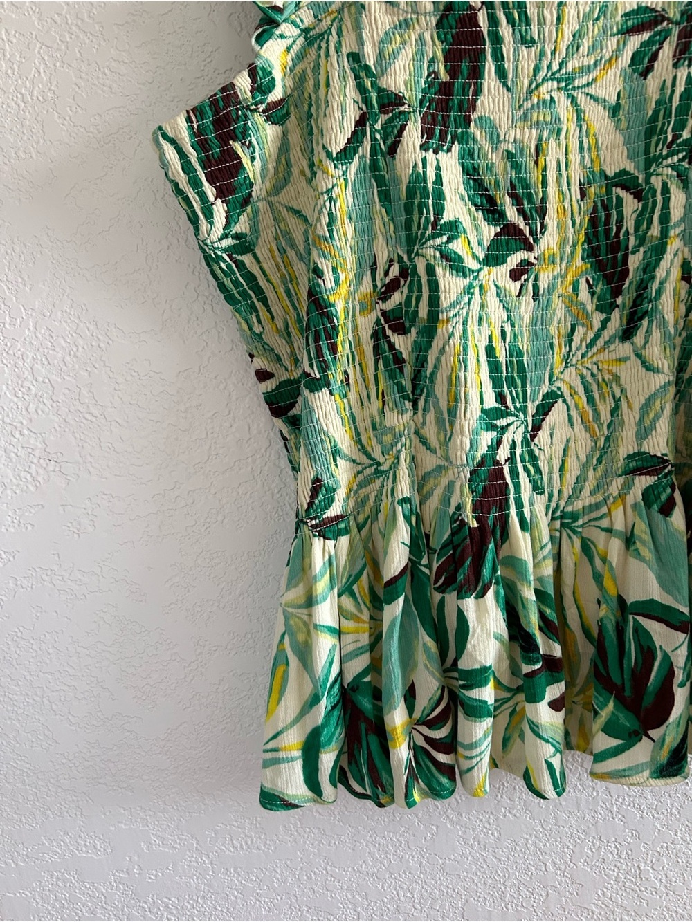 Torrid Peplum Crinkle Gauze Smocked Tank Top Blouse Painted Tropical Print - Picture 6 of 8